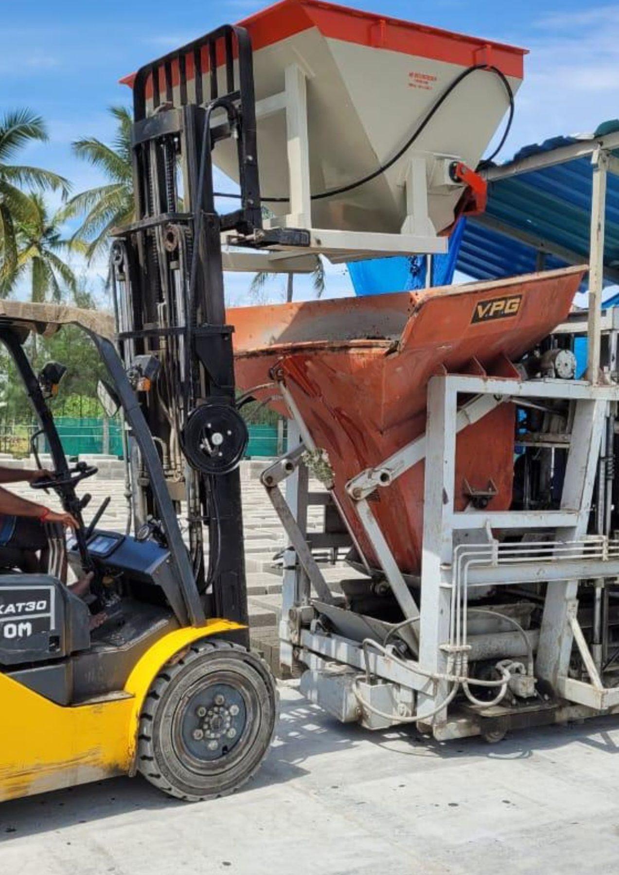 Forklift carrying the SBU 1700 bin at a block plant