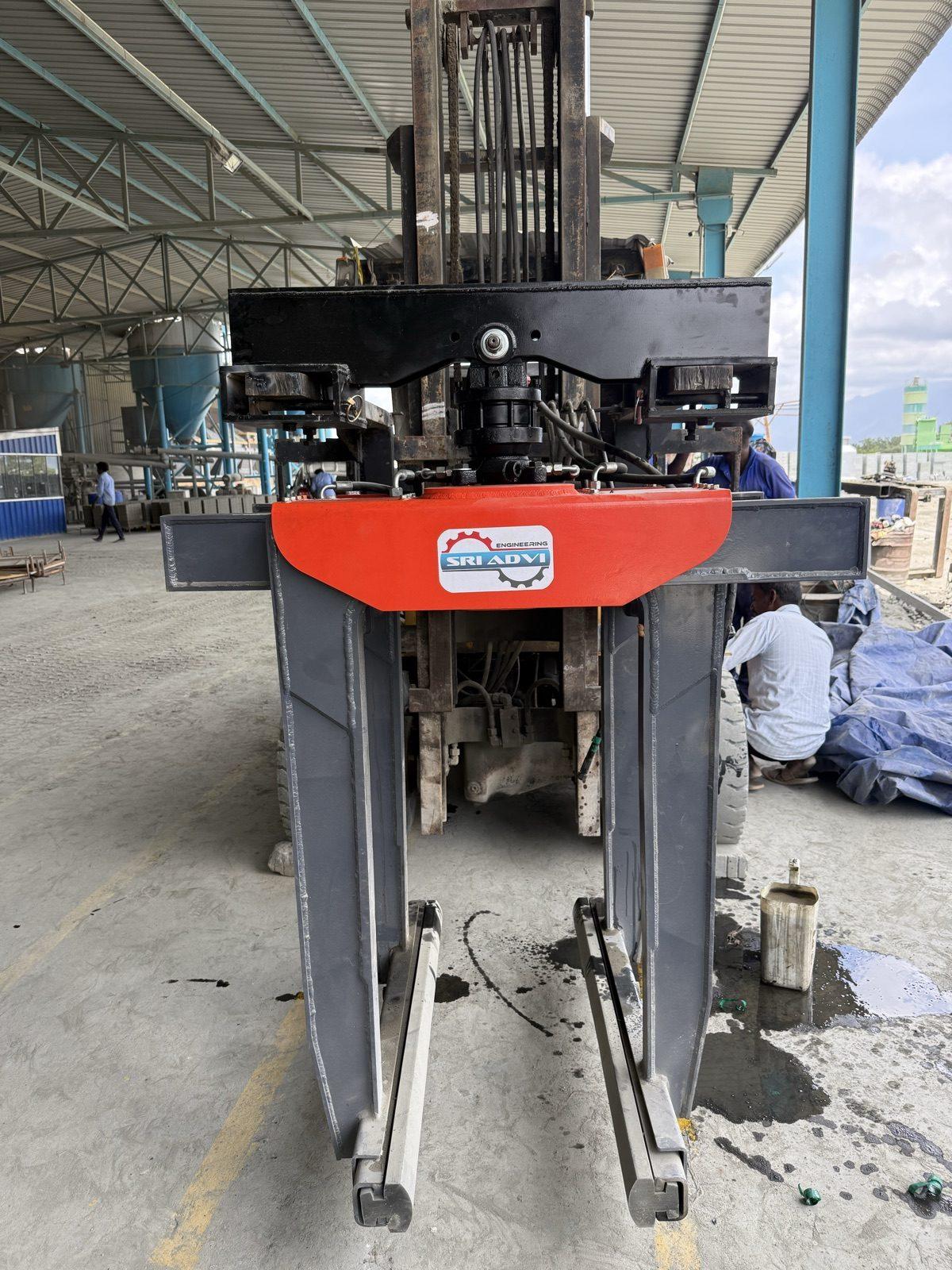 SAE 03 high-lift brick grabber with Sri Advi rotator plate
